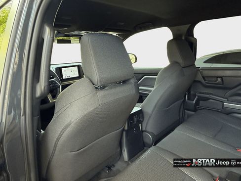 Used 2025 Toyota 4Runner SR5 AWD/4WD image 26