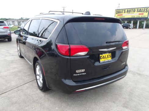 Used 2020 Chrysler Pacifica Limited image 14