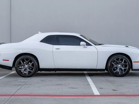 Used 2018 Dodge Challenger SXT Plus image 3