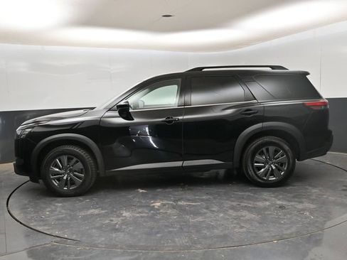 Used 2024 Nissan Pathfinder SV image 5