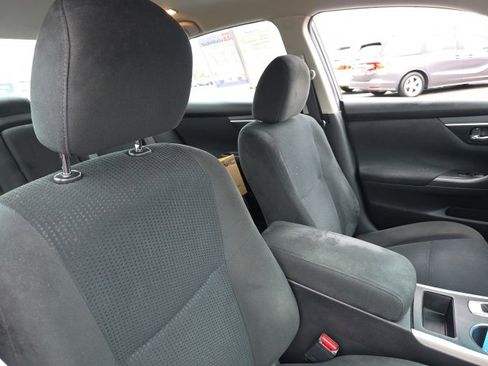 Used 2015 Nissan Altima 2.5 SV image 9