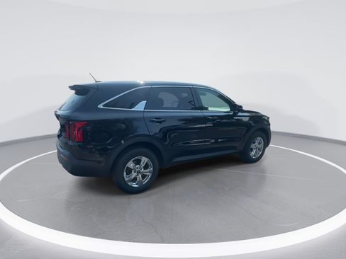 Used 2023 Kia Sorento LX FWD image 9