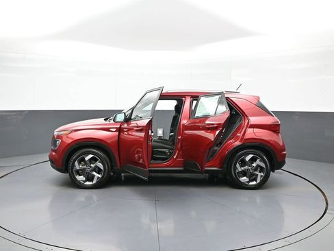 Certified 2023 Hyundai Venue SEL FWD image 43