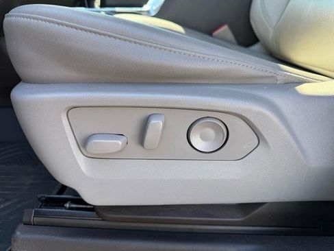 Used 2022 Chevrolet Silverado 1500 LTZ image 27