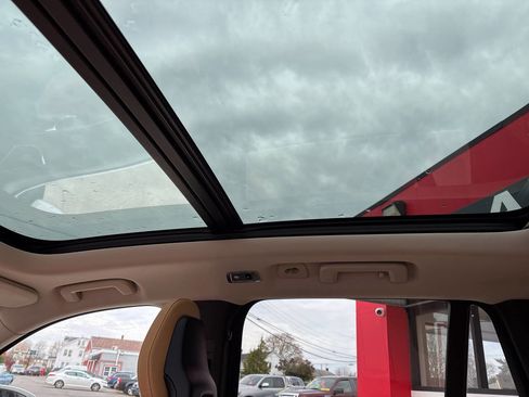 Used 2016 Volvo XC90 T6 Momentum image 50