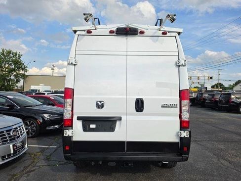 Used 2023 RAM ProMaster 2500 w/ Premium Convenience Group (B) FWD image 5