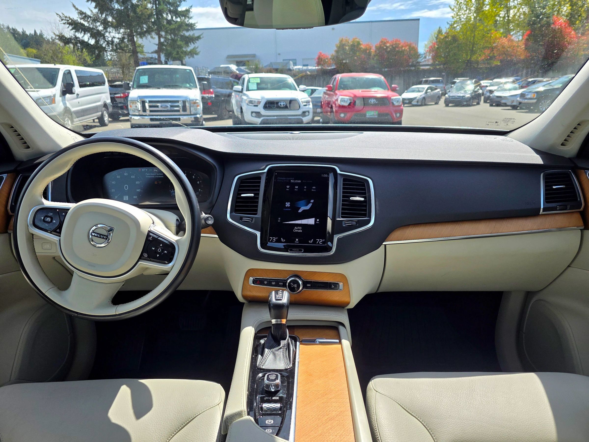 Used 2021 Volvo XC90 T6 Momentum AWD/4WD image 10