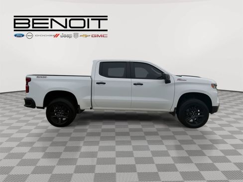 Used 2025 Chevrolet Silverado 1500 LT Trail Boss w/ Convenience Package II AWD/4WD image 6