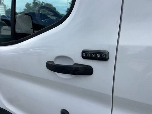 Used 2015 Ford Transit 150 XLT RWD image 23