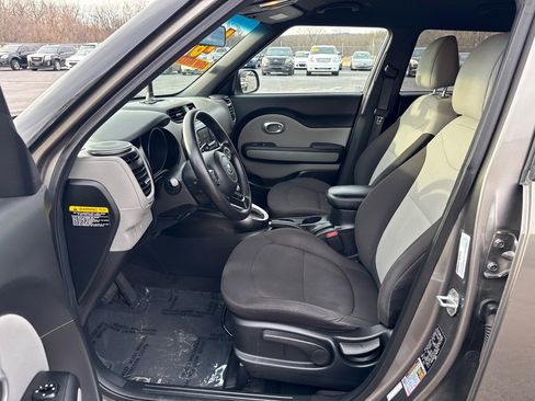 Used 2018 Kia Soul image 9