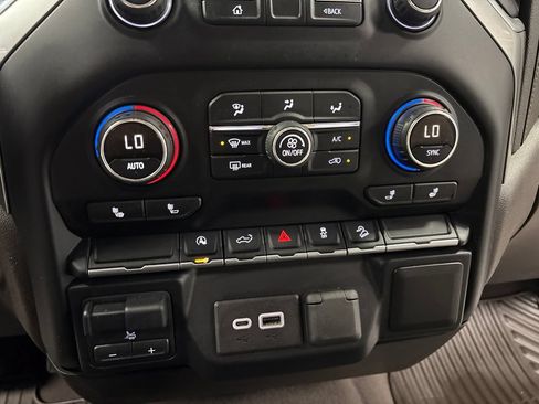 Used 2019 Chevrolet Silverado 1500 LT w/ Texas Edition AWD/4WD image 19