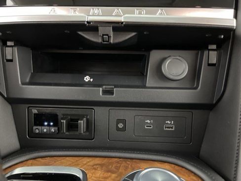 Used 2024 Nissan Armada SL image 23