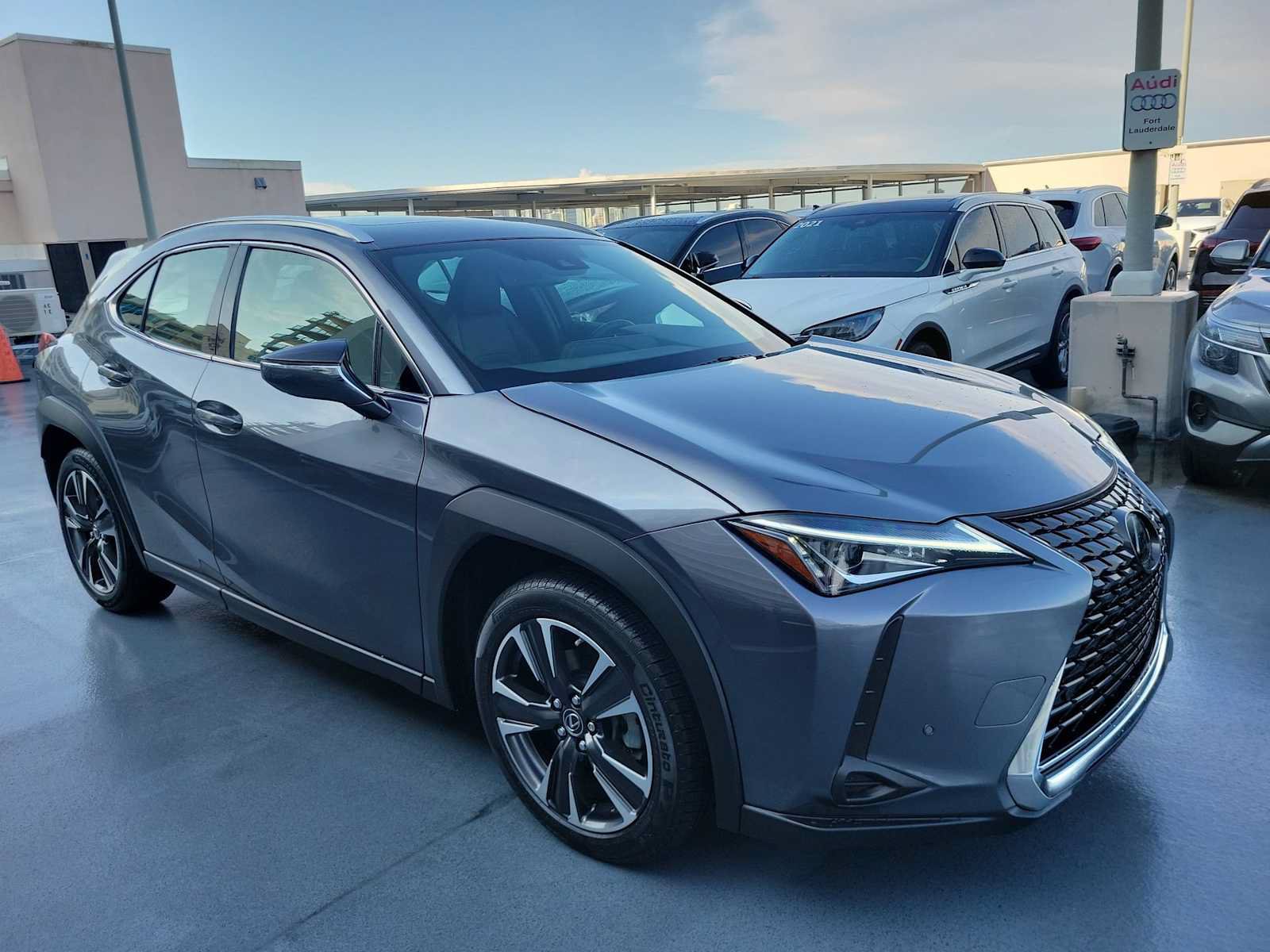 Used 2020 Lexus UX 200 w/ Premium Package FWD image 8