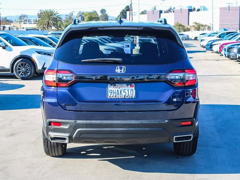 Certified 2023 Honda Pilot Sport image 8