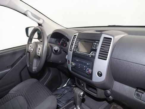 Used 2015 Nissan Frontier SV image 30