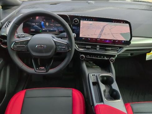 New 2026 Chevrolet Equinox EV RS image 4