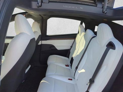 Used 2022 Tesla Model X image 17