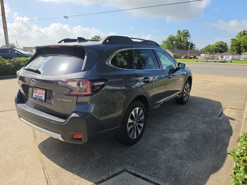 Used 2023 Subaru Outback Limited AWD/4WD image 8