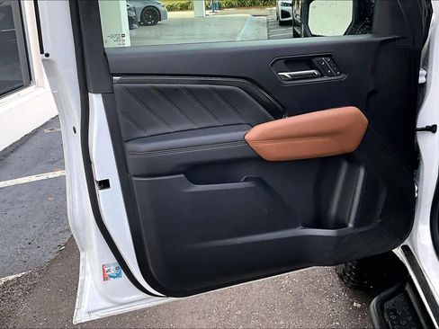 Used 2023 GMC Canyon AT4 w/ AT4 Premium Package image 24