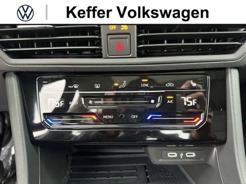 New 2026 Volkswagen Jetta SE FWD image 21