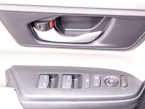 Used 2020 Honda CR-V LX image 21