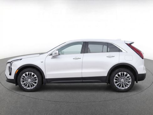 Certified 2024 Cadillac XT4 Luxury w/ Cold Weather Package FWD image 6
