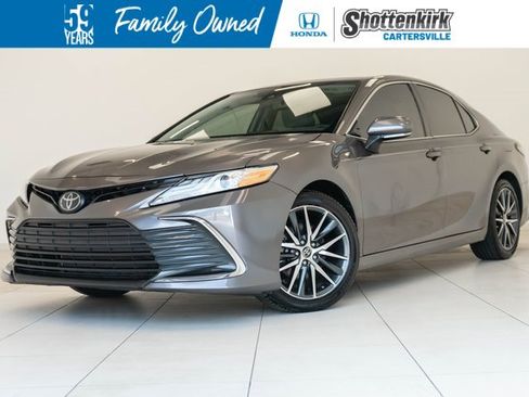 Used 2023 Toyota Camry XLE image 1