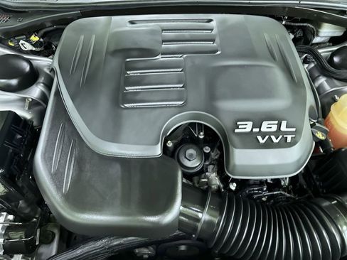 Used 2011 Dodge Challenger RWD image 28