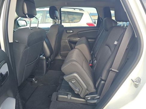 Used 2016 Dodge Journey SE w/ Flexible Seating Group FWD image 11