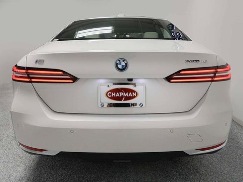 New 2026 BMW i5 eDrive40 image 4