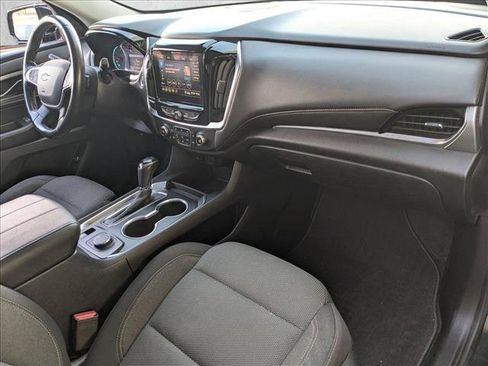 Used 2020 Chevrolet Traverse LT FWD image 23