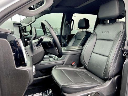 Used 2024 GMC Sierra 2500 Denali w/ Denali Reserve Package image 17