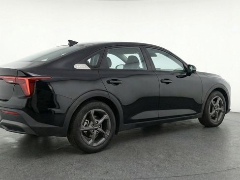 Used 2025 Kia K4 LXS FWD image 9