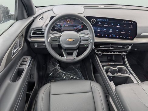 New 2026 Chevrolet Traverse LT w/ Sun and Wheel Package image 13