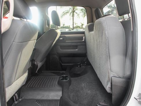 Used 2018 RAM 2500 SLT AWD/4WD image 32
