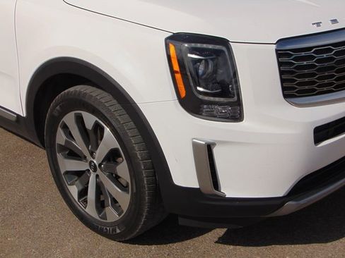 Used 2021 Kia Telluride S image 2