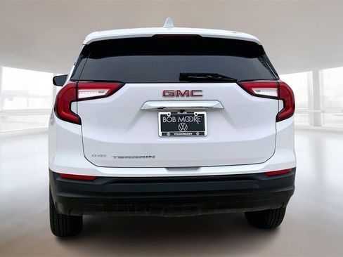 Used 2023 GMC Terrain SLE image 4