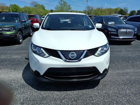 Used 2019 Nissan Rogue Sport S image 2