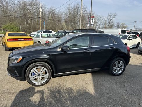 Used 2017 Mercedes-Benz GLA 250 4MATIC image 3