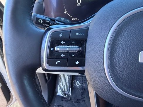 Used 2023 Kia Carnival SX Prestige FWD image 24