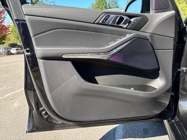 Used 2022 BMW X5 xDrive45e w/ M Sport Package AWD/4WD image 15
