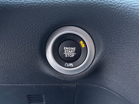 New 2026 Chrysler Pacifica Select image 17