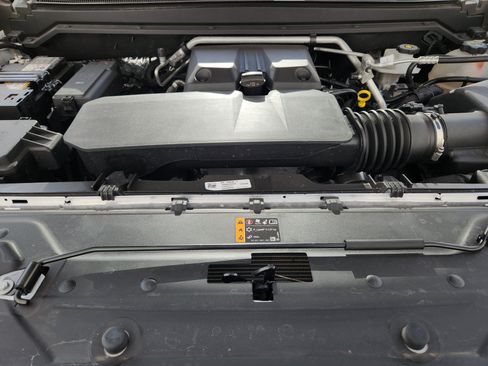 Used 2024 GMC Canyon AT4 w/ Canyon Safety Plus Package AWD/4WD image 32