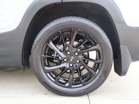 Used 2023 GMC Terrain SLT w/ Infotainment Package II AWD/4WD image 38