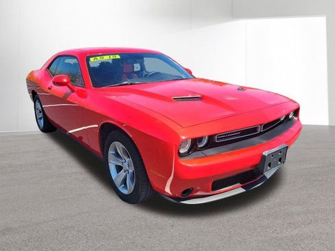 Used 2016 Dodge Challenger SXT image 12