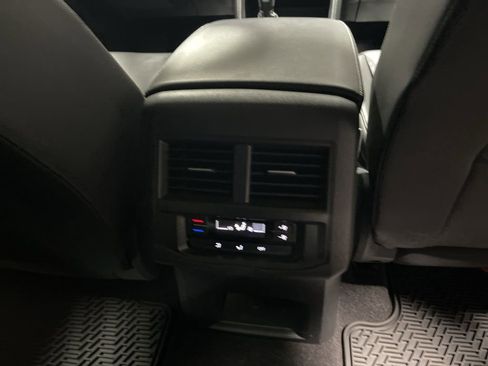 Used 2022 Volkswagen Atlas SE image 13