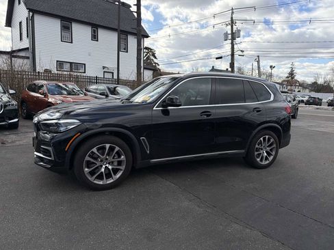 Used 2022 BMW X5 xDrive40i w/ Premium Package image 4