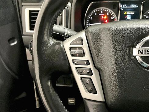 Used 2018 Nissan Titan PRO-4X image 11