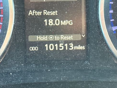 Used 2019 Toyota Highlander LE image 17