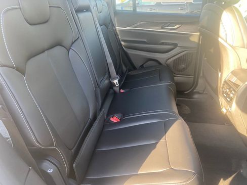 New 2025 Jeep Grand Cherokee Limited w/ Black Appearance Package image 21